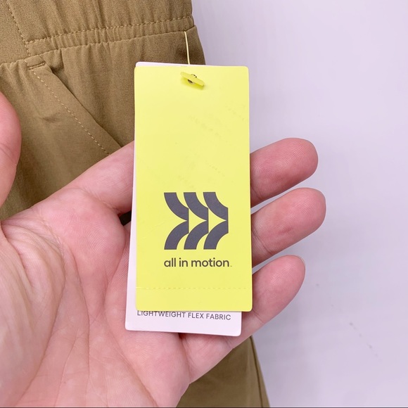 NEW All in Motion Mid Rise Athletic Shorts Size Medium - Picture 3 of 7